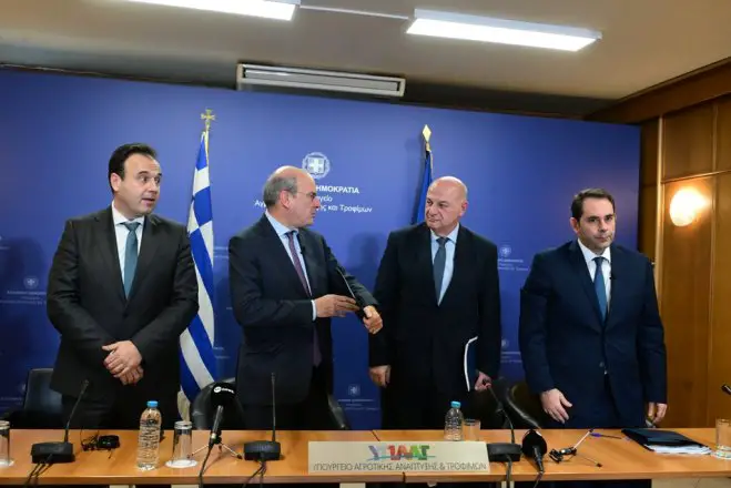 Unser Foto (© Eurokinissi) entstand am Mittwoch (7.1.) während der Pressekonferenz im Ministerium für Agrarentwicklung und Lebensmittel.