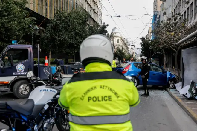 Foto (© Eurokinissi): Die Unfälle mit schwerwiegenden Folgen sind zahlreich – ein Tempolimit in Städten soll Abhilfe schaffen. 