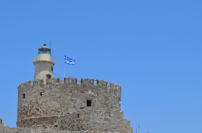 Sommer auf Griechisch: Urlaub zwischen Idyll und Insolvenz
