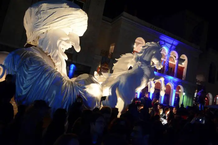 Karnevalsbeginn in Griechenland: In Patras sind die Narren los