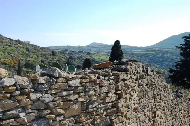 Das Wetter in Griechenland: Buntes Festland, sonnige Insellandschaft