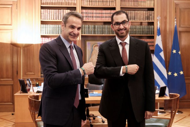 Unsere Fotos (© Pressebüro des Ministerpräsidenten) entstanden während eines Treffens zwischen dem griechischen Premierminister Kyriakos Mitsotakis und dem Staatsminister der Vereinigten Arabischen Emirate Dr. Sultan Ahmed Al Jaber.