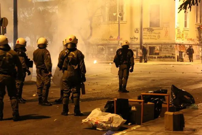 Ausschreitungen am Polytechnio in Athen