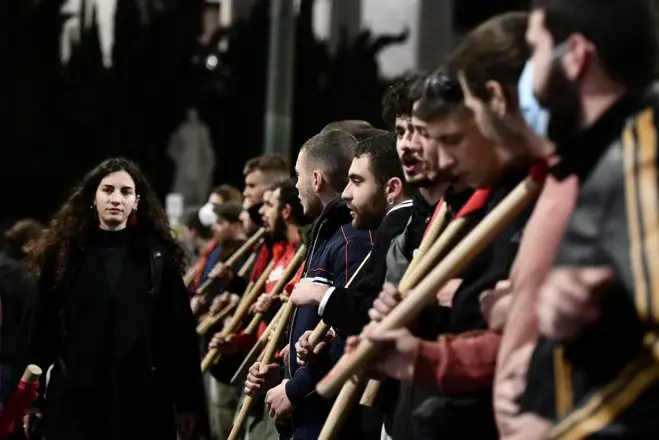 Unsere Fotos (© Eurokinissi) entstanden am Dienstag (13.12.) in Athen und Thessaloniki. 