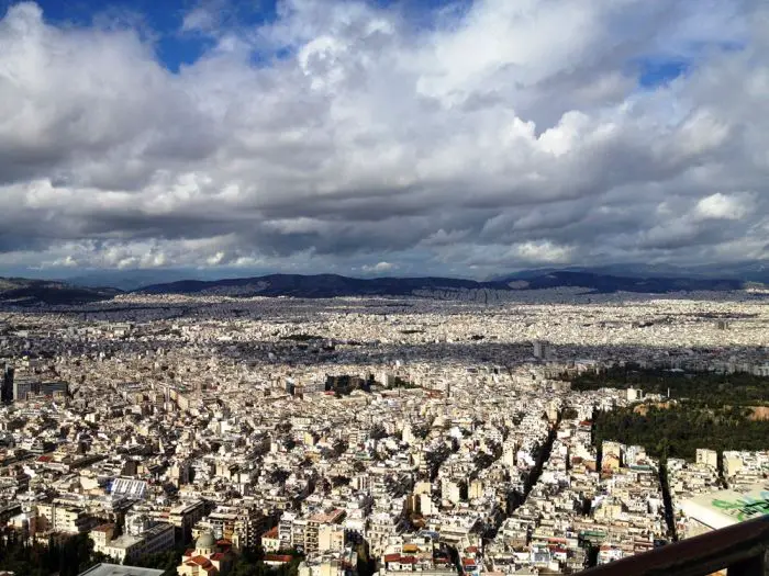 Foto © GZ Archiv/ Blick auf nordwestliche Stadtteile Athens vom Lycabettus Hügel. 