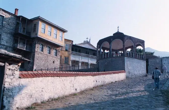 Politischer Streit um Klosterimmobilien