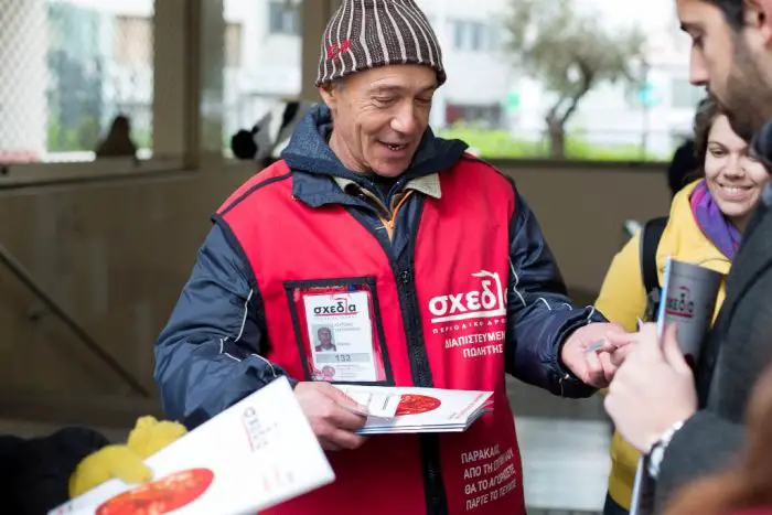 Obdachlose und ihre Straßenzeitung σχεδία: „Arme sind keine Verbrecher“