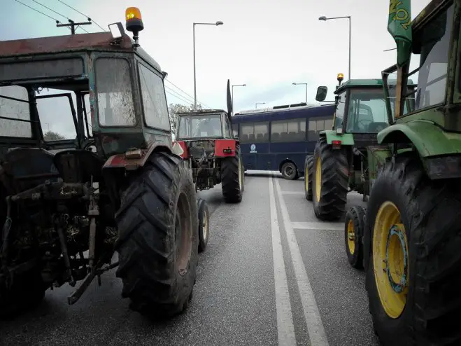 Unser Foto (© Eurokinissi) entstand am Mittwoch (4.12.) auf der Autobahn E65 bei Karditsa.