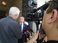 Unser Foto (© Griechenland Zeitung / Elisa Hübel) entstand am Mittwoch vor dem Außenministerium in Athen.