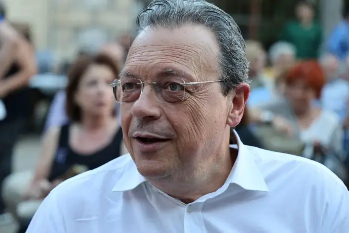 Unser Foto (© Eurokinissi) zeigt den zurückgetretenen SYRIZA-Chef Sokratis Famellos.