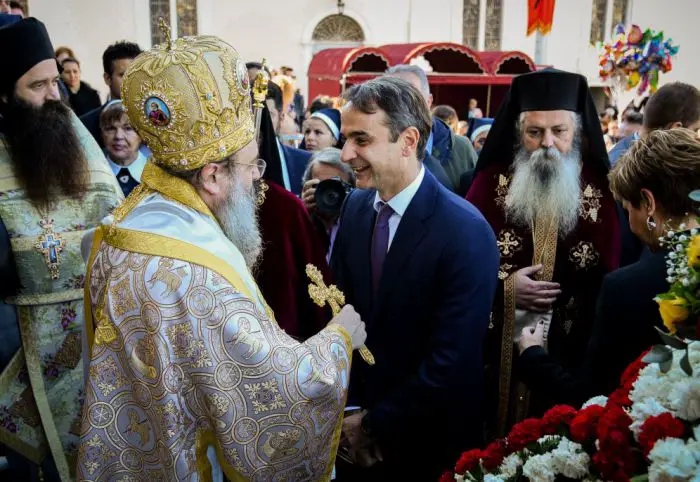 Unser Foto von eurokinissi zeigt den ND-Vorsitzenden Kyriakos Mitsotakis bei einem Besuch in Patras anlässlich der Feiern zum Schutzpatron der Stadt Andreas am 30. November.