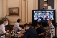 Unser Foto (© Pressebüro des Ministerpräsidenten / Dimitris Papamitsos) entstand am Donnerstag (29.10.) im Amtssitz des Ministerpräsidenten dem Megaron Maximou. 