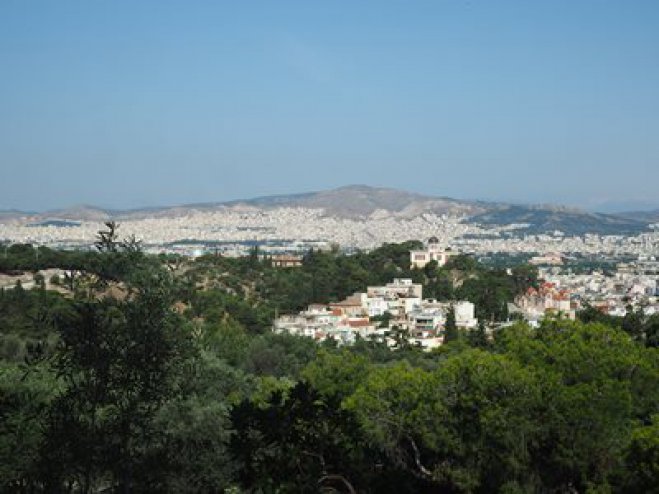 Unser Foto (© GZ / Franziska Gömmel) zeigt den Blick auf die Hauptstadt Athen.