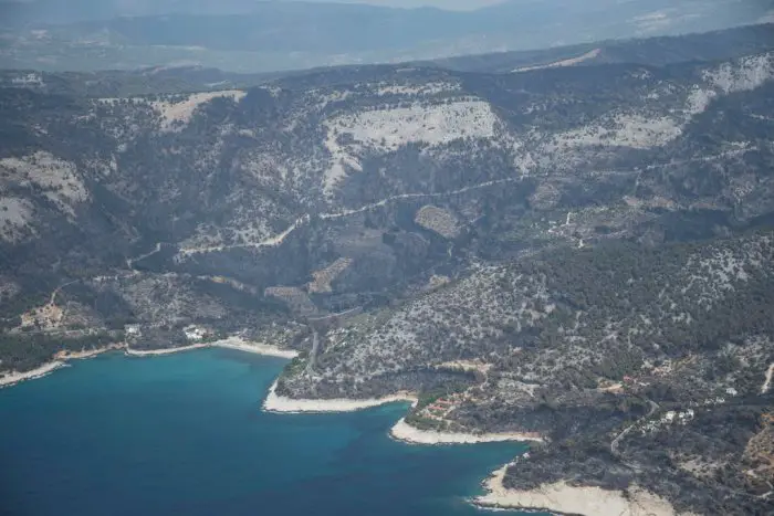 Unser Archivfoto (© Eurokinissi) zeigt einen Teil der Insel Thassos von der Luft aus.