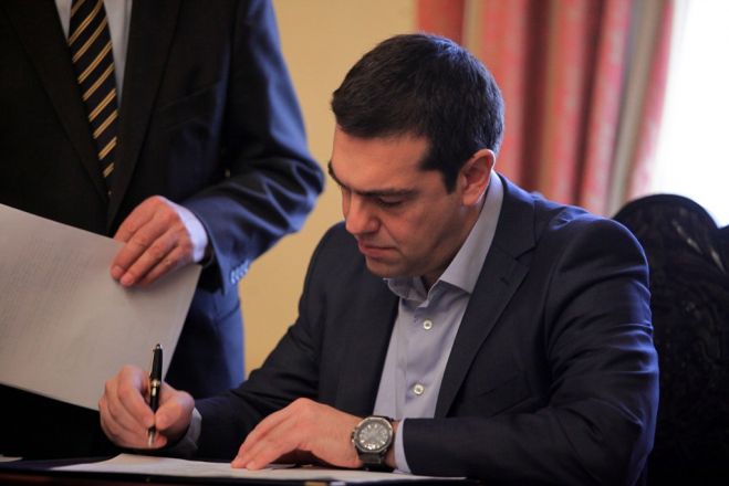 Roter Teppich für Tsipras in Berlin