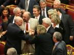 Griechenland: PASOK-Regierung unter Jorgos Papandreou erhält Vertrauen vom Parlament 