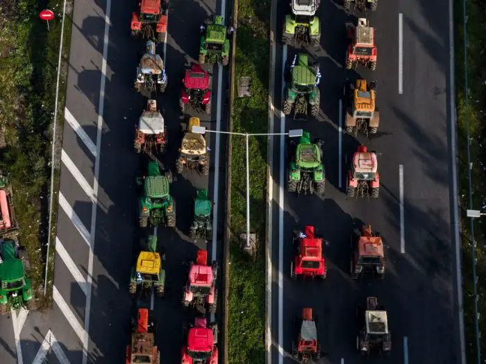 Unser Foto (© Eurokinissi) entstand am Dienstag (2.12.) auf der Nationalstraße in der Nähe von Larissa.