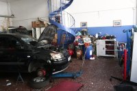 Das Archivfoto (© Eurokinissi) zeigt eine Autowerkstatt in Athen.