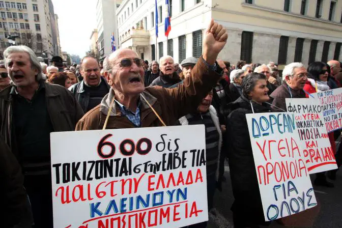 Erste Proteste der Griechen gegen neue Sparmaßnahmen