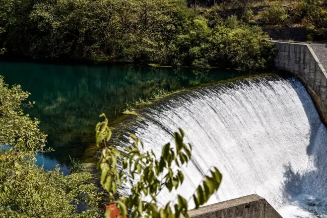 Archivfoto (© Eurokinissi): Der Staudamm am Fluss Louros in Epirus.