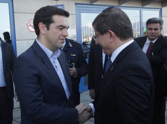 Tsipras telefoniert mit türkischem Amtskollegen und fasst Besuch ins Auge