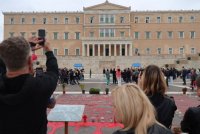 Unser Foto (© Eurokinissi) entstand am Montag (20.1.) vor dem Parlamentsgebäude in Athen.