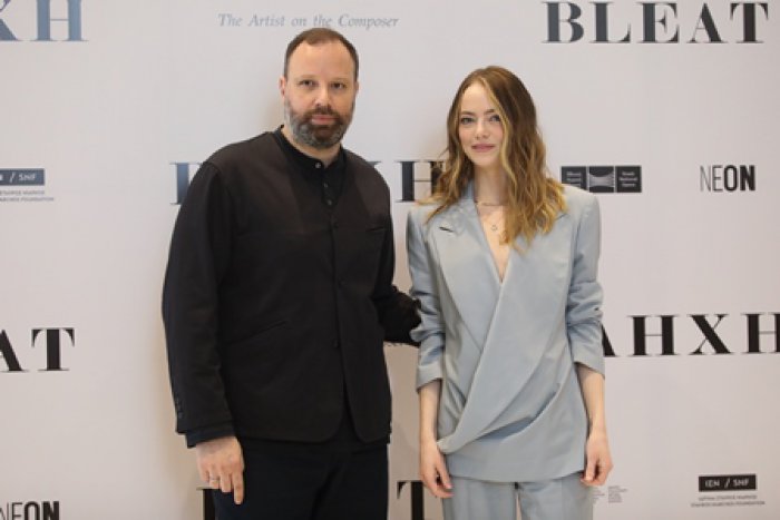 Regisseur Giorgos Lanthimos und Schauspielerin Emma Stone bei der Pressekonferenz in Athen (Foto: © Eurokinissi) 