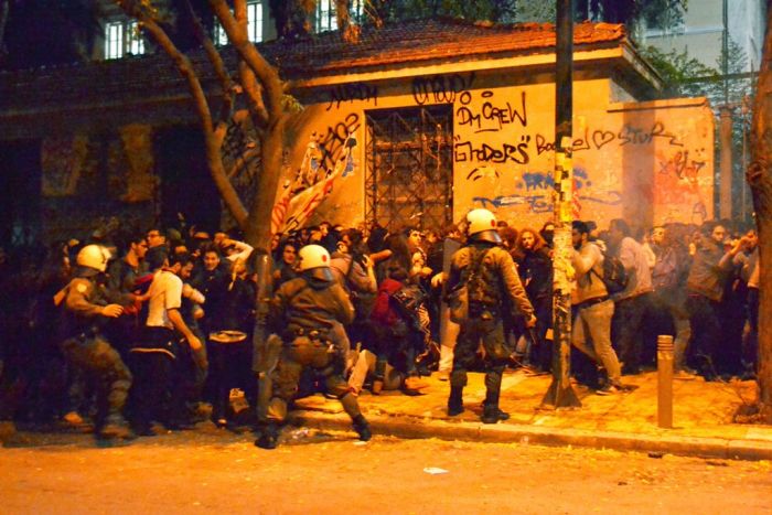 Athens Bürgermeister kritisiert „unbegründete Gewaltanwendung der Polizei“