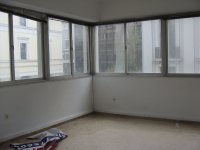 Unser Archivfoto (© Jan Hübel / Griechenland Zeitung) zeigt eine zum Verkauf angebotene Immobilie im Athener Zentrum.