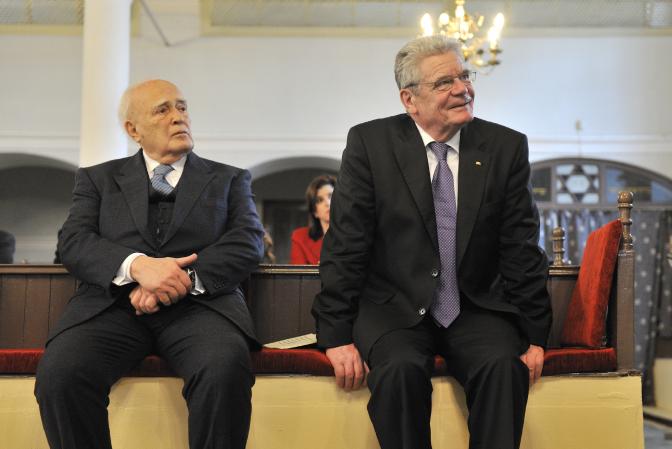 Griechenlands Staatspräsident Papoulias reist nach Berlin