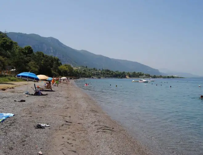 Fotos (© dimos-kamenon-vourlon): Der Strand von Asproneri