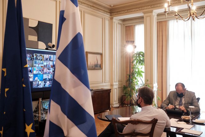 Unser Foto (© Eurokinissi) entstand am Montag (31.8.) im Büro des Ministerpräsidenten Kyriakos Mitsotakis.