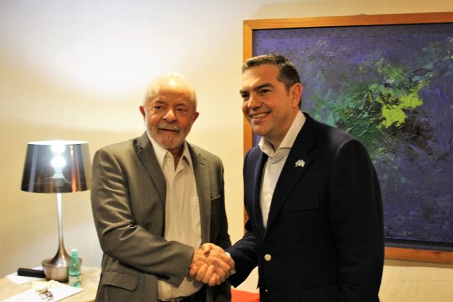 Unser Archivfoto (© Eurokinissi) entstand während eines Treffens von Oppositionschef Alexis Tsipras (l.) und dem neuen Präsidenten Brasiliens Luiz Inácio Lula da Silva.