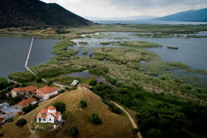 Unser Archivfoto (© Eurokinissi) zeigt einen Teil der Presa-Seen.