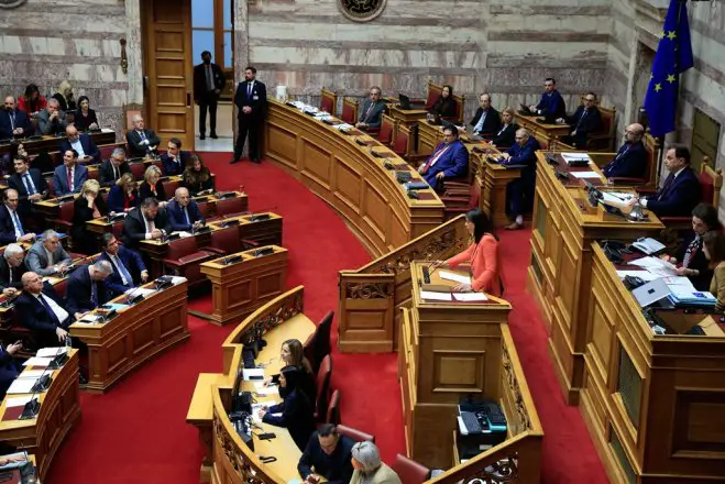 Unser Foto (© Eurokinissi) entstand am Mittwoch (24.1.) im griechischen Parlament.