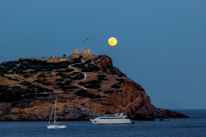 Der Apollon-Tempel bei Sounio und das Ägäische Meer Foto (© Eurokinissi)
