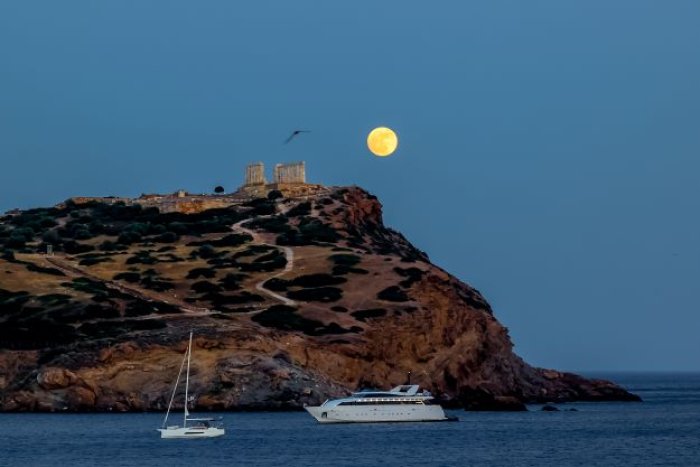 Der Apollon-Tempel bei Sounio und das Ägäische Meer Foto (© Eurokinissi)