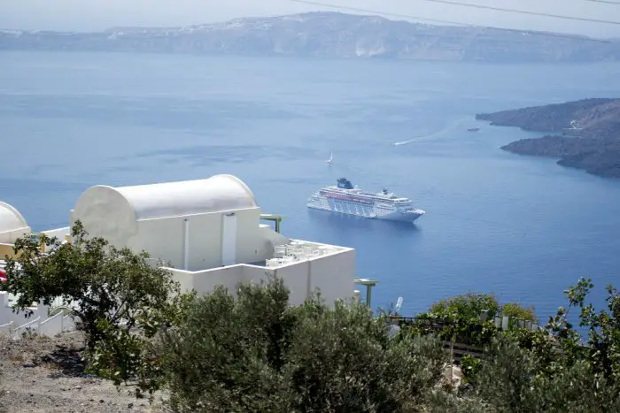 Unser Archivfoto (© Eurokinissi) entstand auf der Insel Santorini.