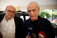 Foto (© Eurokinissi): Ex-Minister Akis Tsochatzopoulos nach seiner Entlassung aus dem Gefägnis 2017