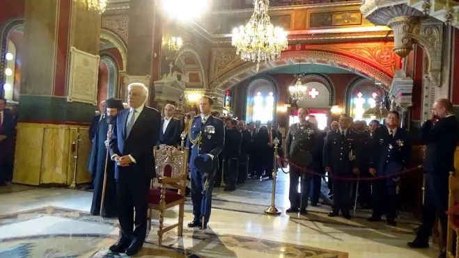 Unser Foto (© Eurokinissi) zeigt Staatspräsident Prokopis Pavlopoulos am Sonntag in Tripolis auf der Peloponnes. Anlass für die Festveranstaltung war die Befreiung der Stadt von der Fremdherrschaft der Osmanen.