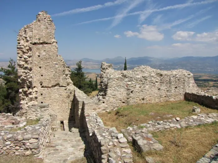 Die Burgruine von „Mistras von Makedonien“ (Fotos: GZjw)