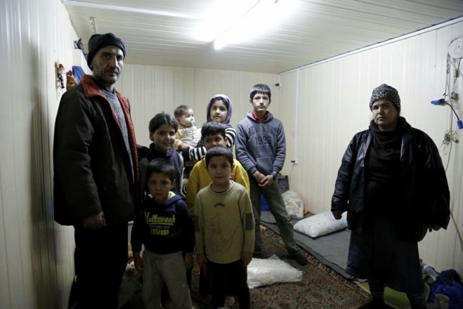 Human Rights Watch fordert Verbringung von Flüchtlingen aufs Festland
