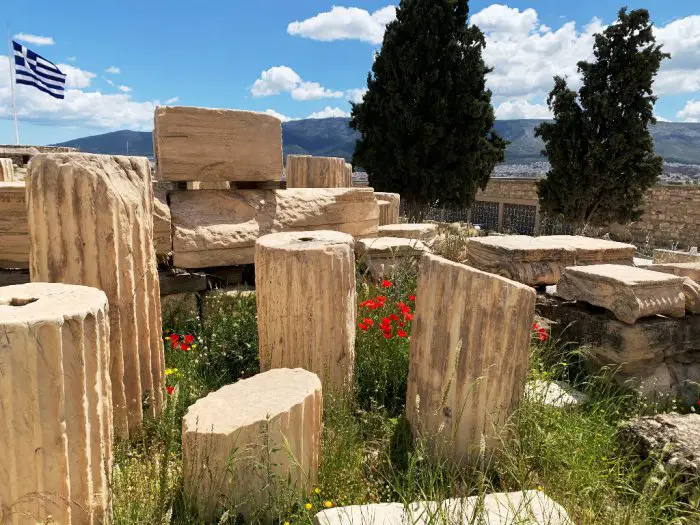 Foto (© Eurokinissi): Frühling auf der Akropolis