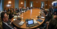 Unser Foto (© Eurokinissi) entstand während des Treffens des Ministerrates am Mittwoch (20.2.)