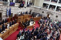 Unser Foto (© Eurokinissi) entstand am Montag (3.7.) im Parlament.