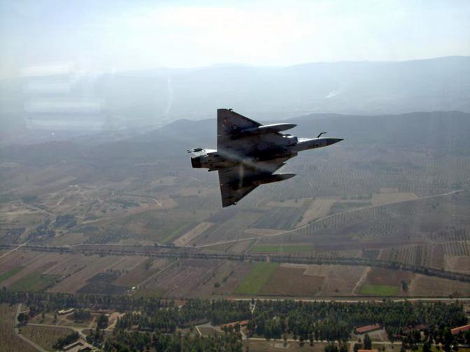 Griechisches Passagierflugzeug von türkischen Kampfflugzeugen über der Insel Limnos bedrängt