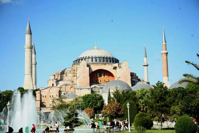 Athen protestiert gegen Koran-Rezitation in der Hagia Sophia