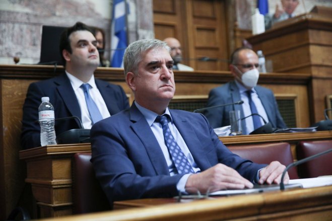 Unser Foto (© Eurokinissi) zeigt den bisherigen Chef des griechischen Geheimdienstes EYP Panajotis Kontoleon am 29. Juli 2022 bei einer Anhörung im Parlament. 