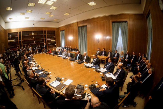 Unser Foto (© Eurokinissi) entstand am Mittwoch während der ersten Sitzung des Ministerrates