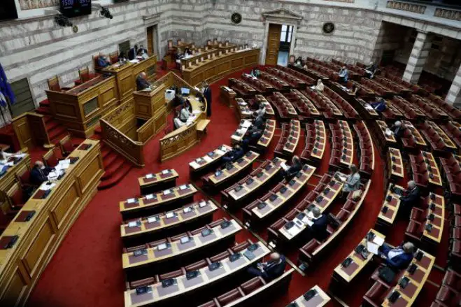 Unser Foto (© Eurokinissi) entstand am Montag (5.10.) im griechischen Parlament.